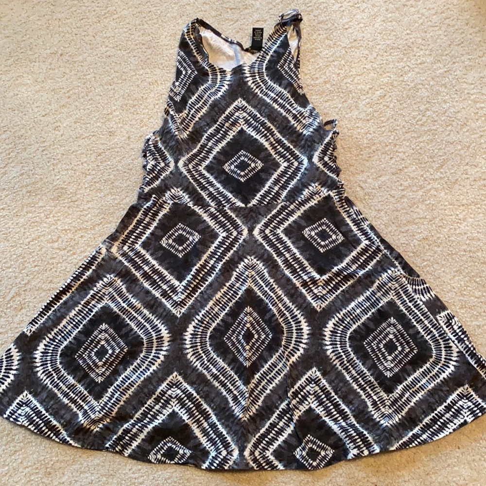 Skater dress, laced sides